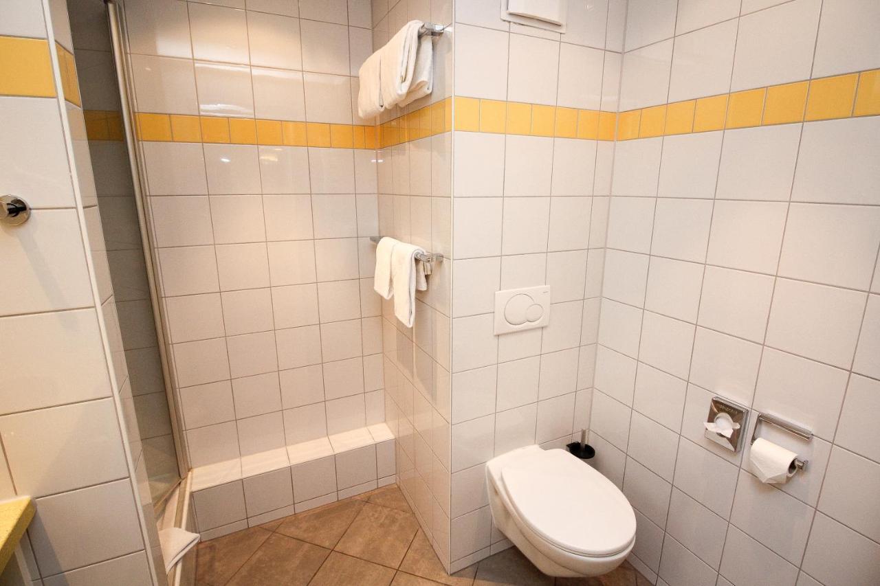 Gastehaus Am Rptc Hotel Monachium Zewnętrze zdjęcie